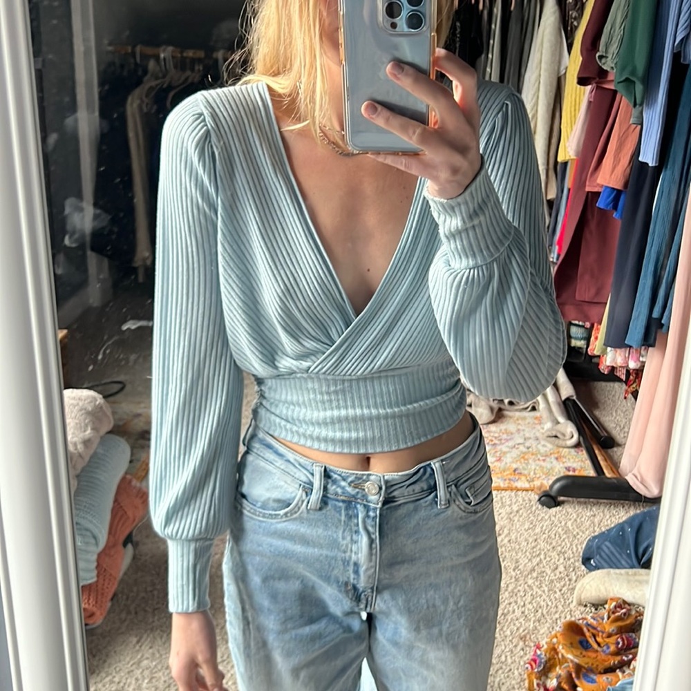 Thin sweater